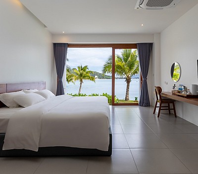 Superior Seaview Room 