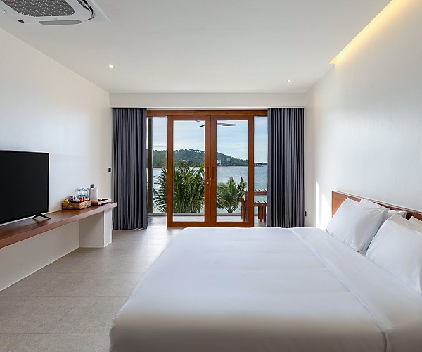 Superior Seaview Room