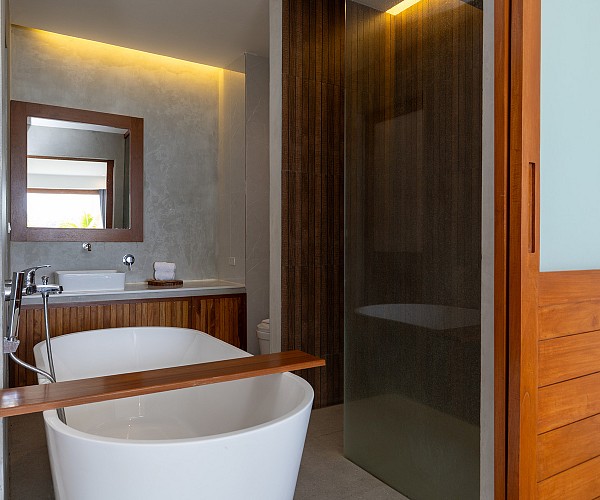 Superior Seaview Bathtub Room